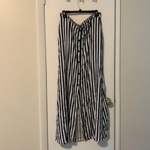 Hot topic maxi skirt